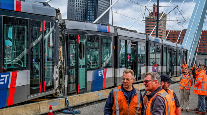 Snažan sudar tramvaja u centru Roterdama: Najmanje 15 povređenih, jedna osoba se bori za život