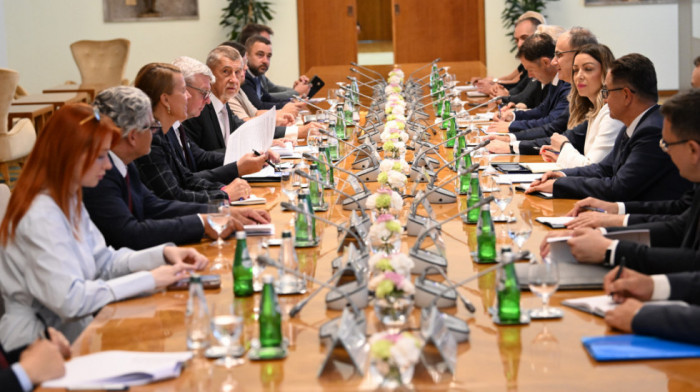 Počeo plenarni sastanak delegacija Srbije i Češke, predvode ga Macut i Babiš