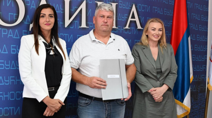 U Jagodini uručeni ugovori za stambeno zbrinjavanje devet porodica izbeglica