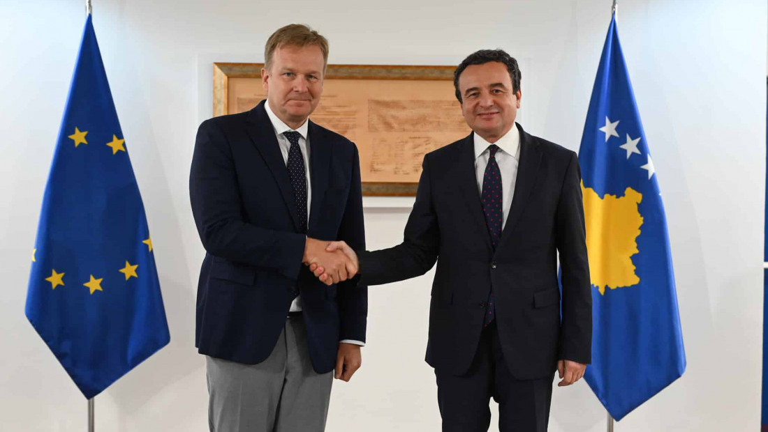 Sorensen iznenada u Prištini: Povratak Srba u institucije glavna tema razgovora sa Kurtijem
