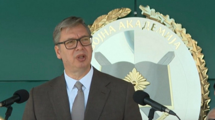 Vučić na promociji mladih oficira Vojske Srbije: Naučili smo gorke lekcije kroz istoriju
