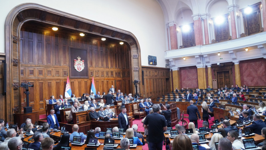 Skupština Srbije završila rad, nastavak vanredne sednice sutra u 10 časova