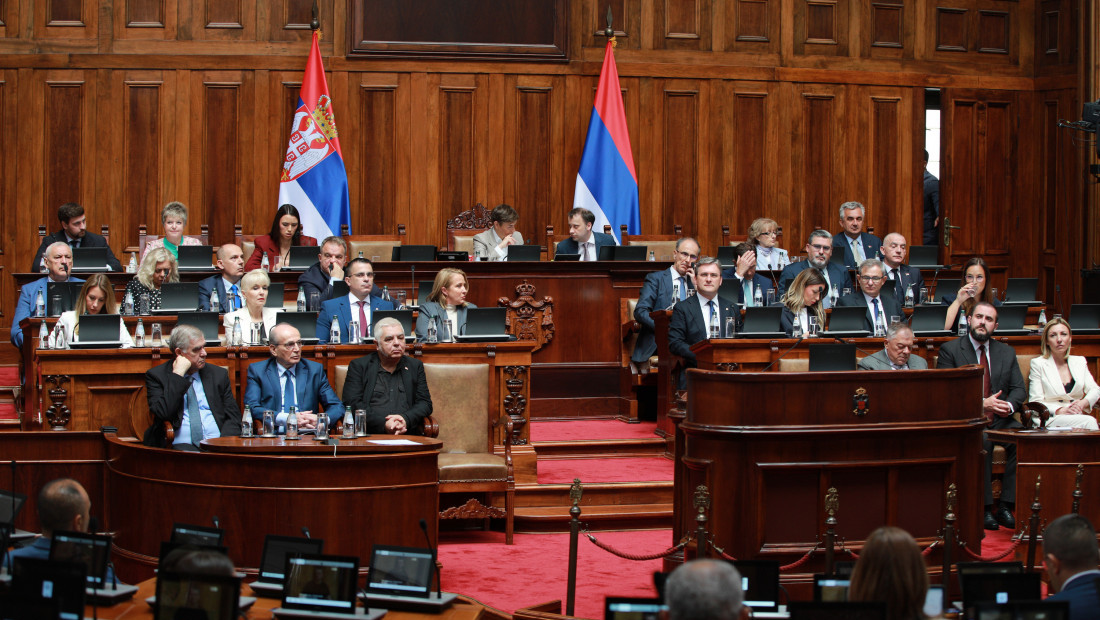 Sutra nastavak sednice Narodne skupštine o nepoverenju Vladi Srbije