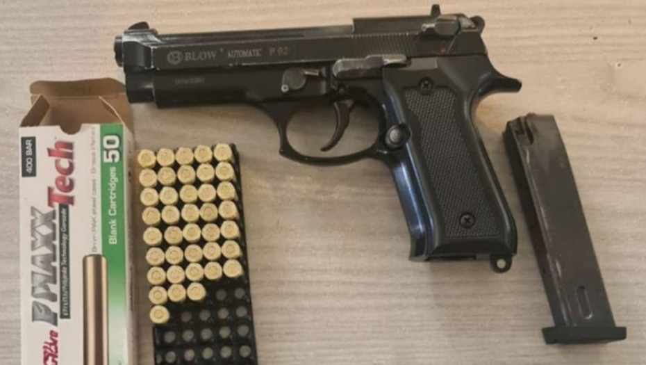 Granična policija zaplenila oružje na prelazu Špiljani i privela dvojicu državljana Crne Gore