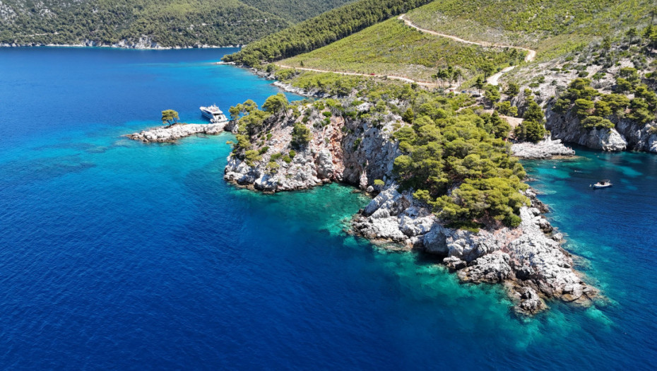 Grčko ostrvo koje je pobedilo holivudsku slavu i ostalo prava oaza mira, rajskih plaža i zelenila