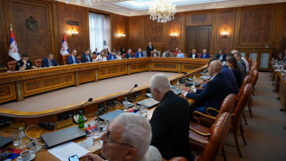 Istorijski nizak vodostaj Dunava i ekstremne vrućine: Vlada donela nove mere i uputila apel građanima