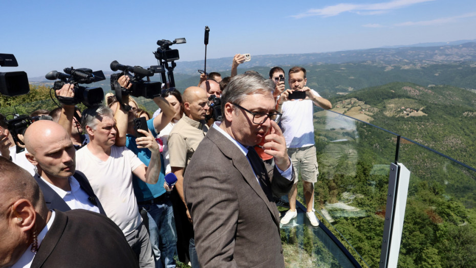 Vučić otvorio vidikovac "Kablar":  Ne postoji lepši pogled u Srbiji od ovoga, ovo je nešto veličanstveno (FOTO)