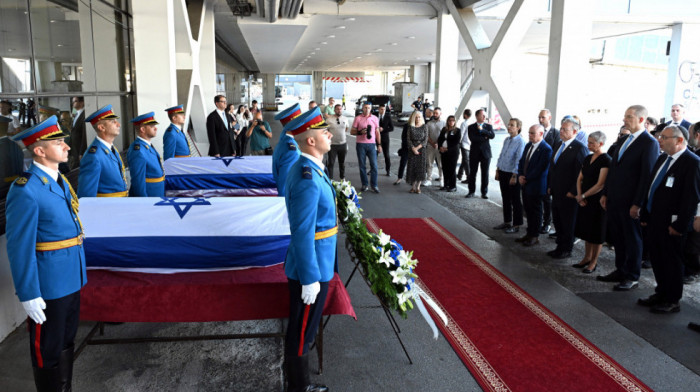 Zemni ostaci predaka Teodora Hercla ispraćeni sa Beogradskog aerodroma za Jerusalim