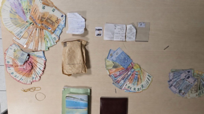 Kineski državljani uhvaćeni na aerodromu "Nikola Tesla" sa 32.000 evra: Nudili mito policiji kako bi izbegli hapšenje