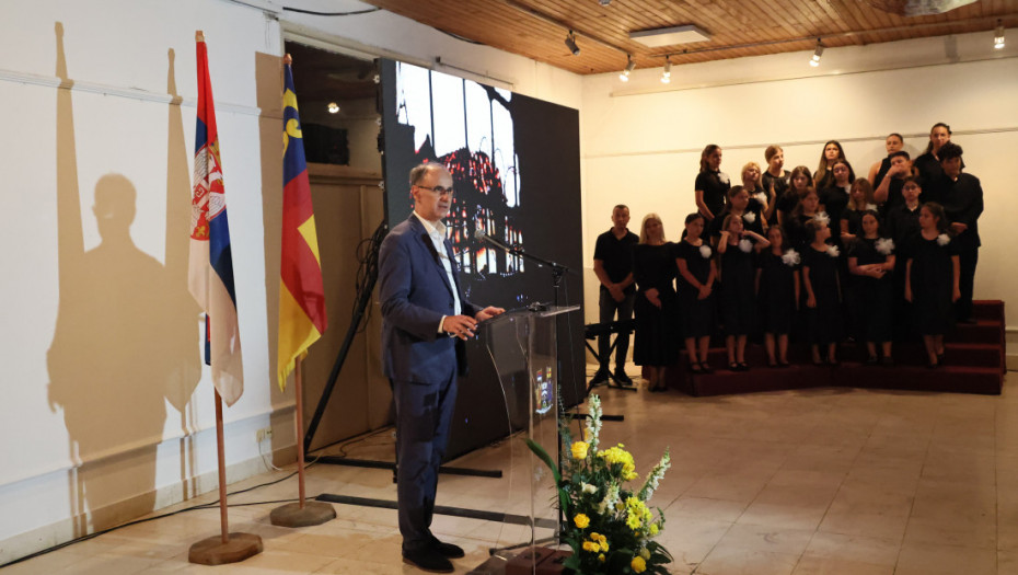 Macut otvorio izložbu "Srpski srednjovekovni spomenici u opasnosti" u Vranju