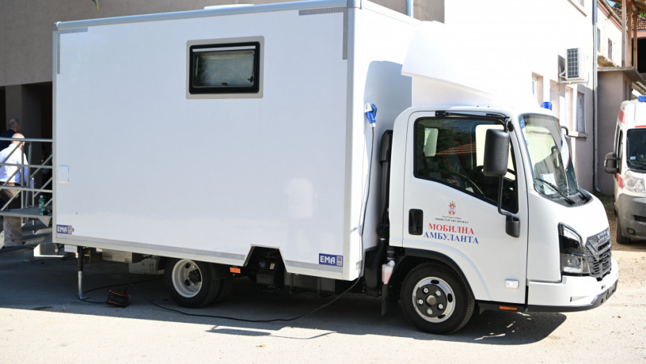 Uručeni ključevi pet mobilnih ambulanti i jedne apoteke: Zdravstvena zaštita stiže i do najudaljenijih sela