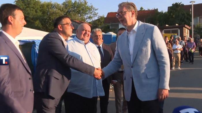 Vučić u Svrljigu na "Belmužijadi": Predsednika dočekao veliki broj meštana