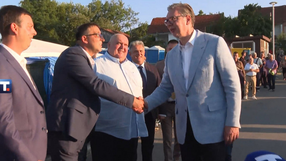 Vučić u Svrljigu na "Belmužijadi": Predsednika dočekao veliki broj meštana