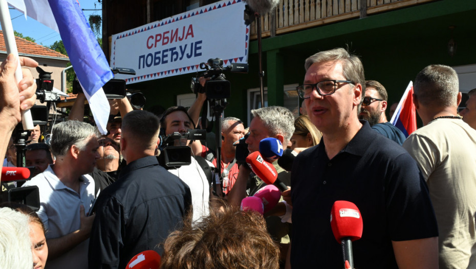 Vučić: Biće značajno povećanje penzija, plata, minimalca, ali važno da bude više dece