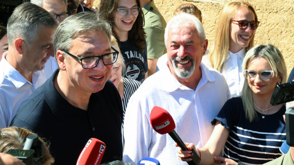 Vučić nastavio obilazak jugoistoka Srbije: Lekarima koji rade u ruralnim područjima da povećamo 20 odsto platu