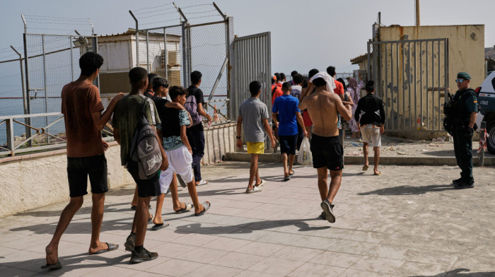 Političke posledice migrantske krize: Protest desnice i kontraskup u Seuti, policija sprečava sukobe