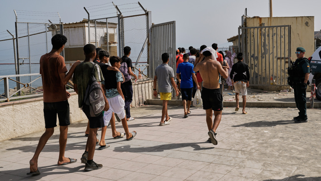 Političke posledice migrantske krize: Protest desnice i kontraskup u Seuti, policija sprečava sukobe
