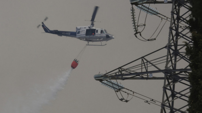Vatrogasci i helikopteri u borbi sa požarom u Katunskoj nahiji, ugrožene kuće kod Cetinja