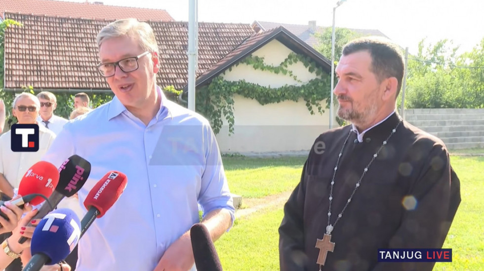 Vučić posetio Hram rođenja presvete Bogorodice u Bugojnu