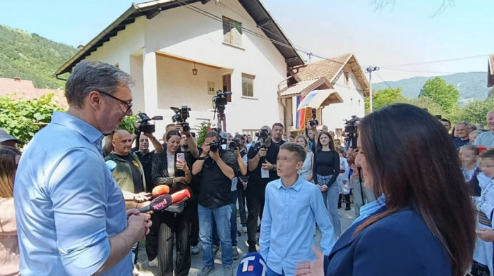 Vučić posetio opštinu Jezero u Republici Srpskoj: Dobićete veliku pomoć Srbije