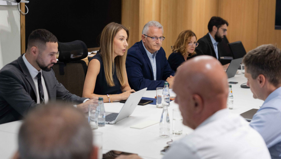 Đedović Handanović sa predstavnicima NIS-a i UNKS-a: Situacija sa snabdevanjem naftnim derivatima veoma izazovna