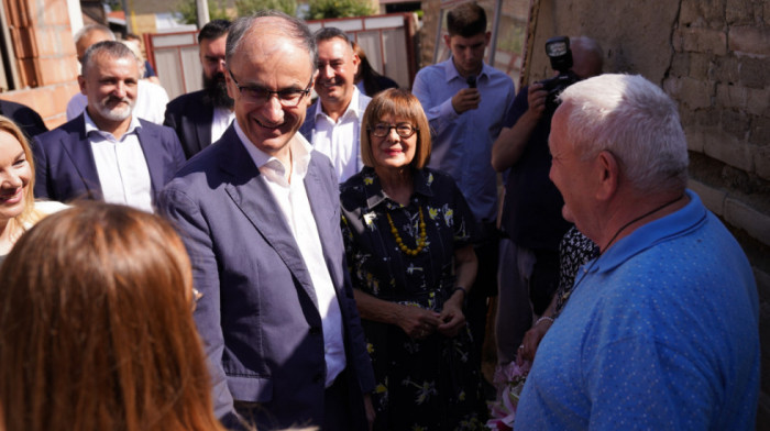 Macut: Srbija se trudi da svim prognanim porodicama omogući dobre uslove života