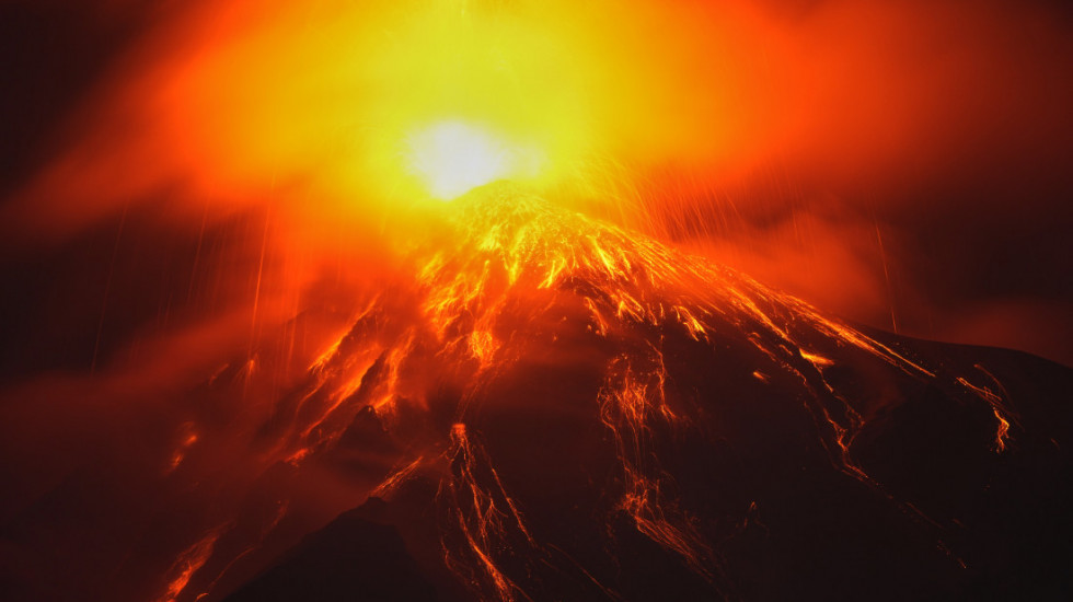 Erupcija vulkana Fuego: Crveni alarm u Gvatemali, hiljade ljudi van svojih domova dok vlasti upozoravaju na bujice