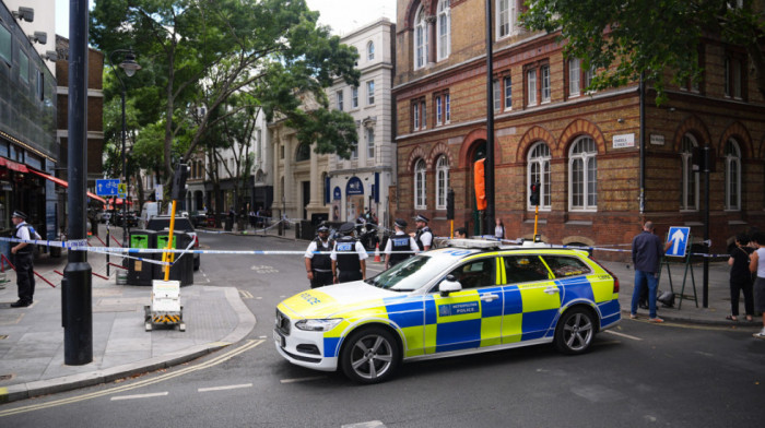 Krvavi pir u centru Londona: Žena nožem izbola četvoricu muškaraca, svi završili u bolnici