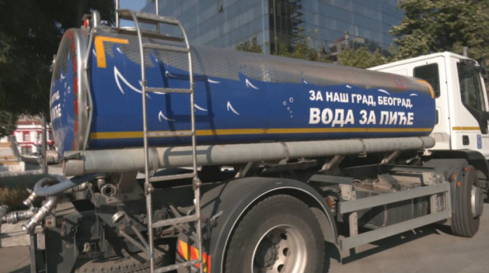 Širom Beograda postavljene cisterne sa vodom: Ko kontroliše kvalitet?
