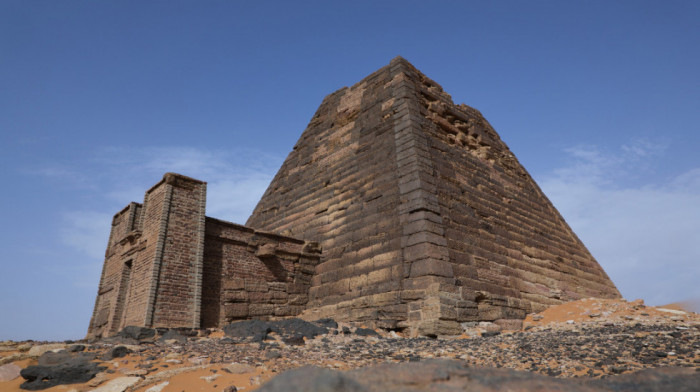 Opstajale milenijumima, ali sada im preti "katastrofa": Ugrožene drevne sudanske piramide Meroe