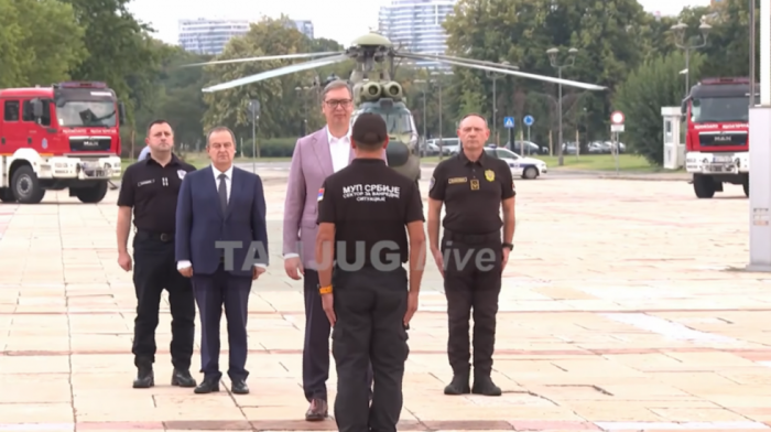 Vučić i Dačić dočekali vatrogasce-spasioce koji su pomagali u gašenju požara u Španiji
