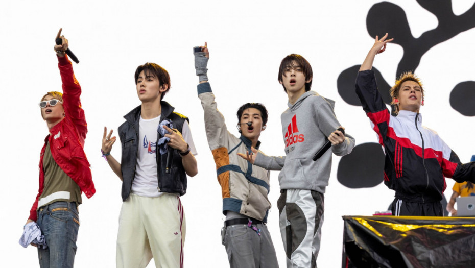 "Spustite telefone i uživajte u muzici": K-pop grupa Cortis izazvala rasprave na internetu zbog zahteva na koncertu