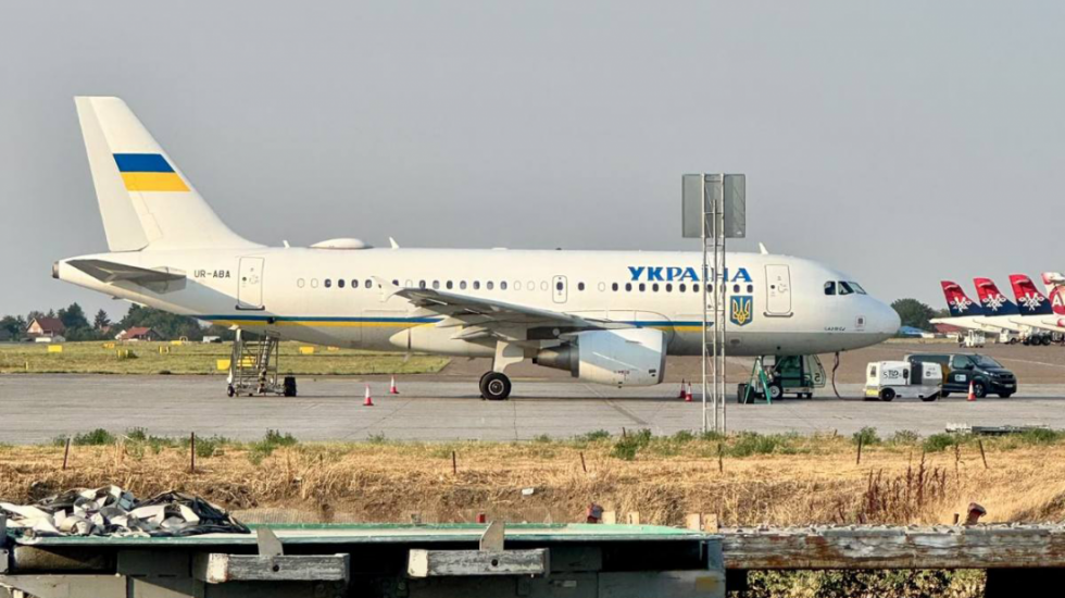 Prvi snimci i fotografije sa aerodroma: Zelenski u Beogradu (FOTO, VIDEO)