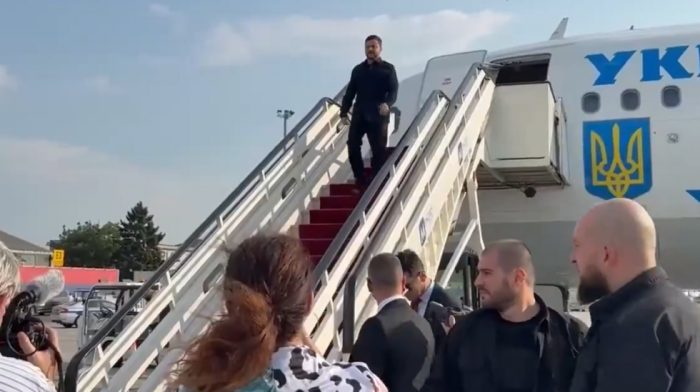 Prvi snimci i fotografije sa aerodroma: Zelenski u Beogradu (FOTO, VIDEO)