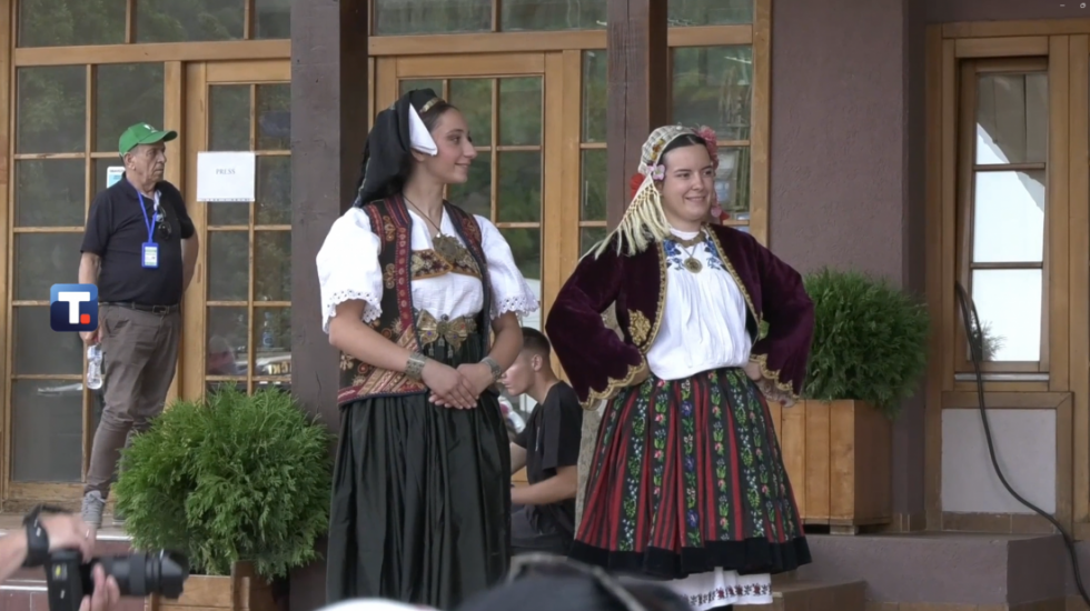 Održano takmičenje za najlepšu narodnu nošnju i najboljeg zdravičara u Guči