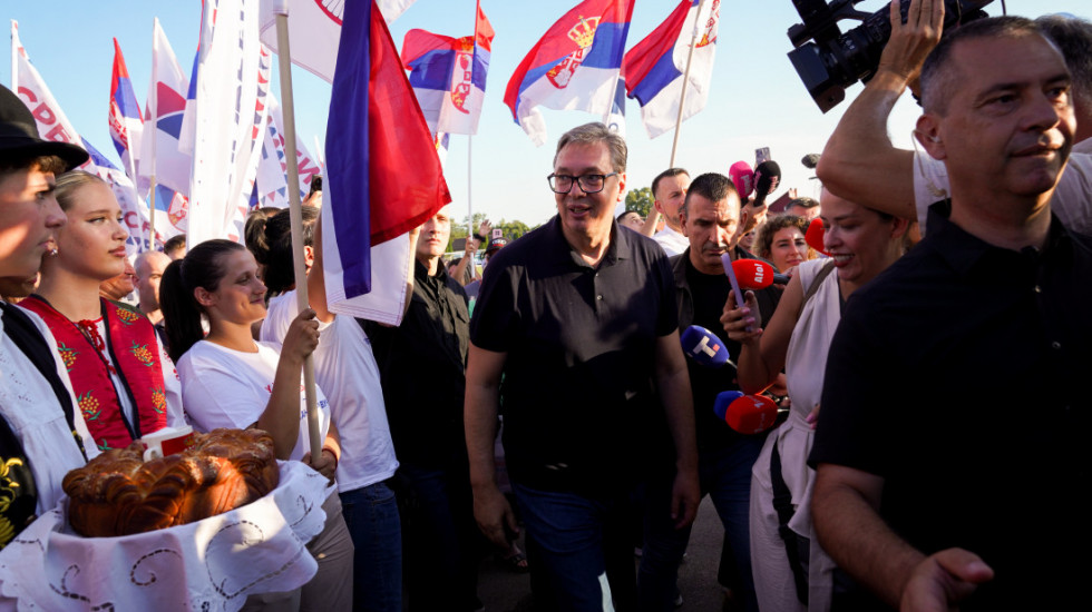 Vučić o balansiranju između Istoka i Zapada: Od neuvođenja sankcija Rusiji do sastanka sa Zelenskim
