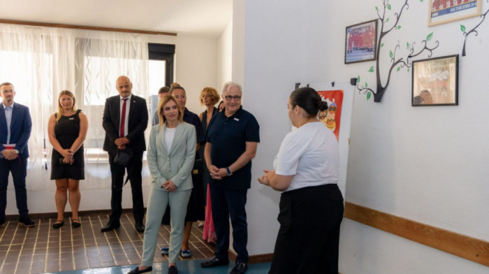 Đurđević Stamenkovski posetila decu iz socijalno ugroženih porodica koja borave u Baošićima