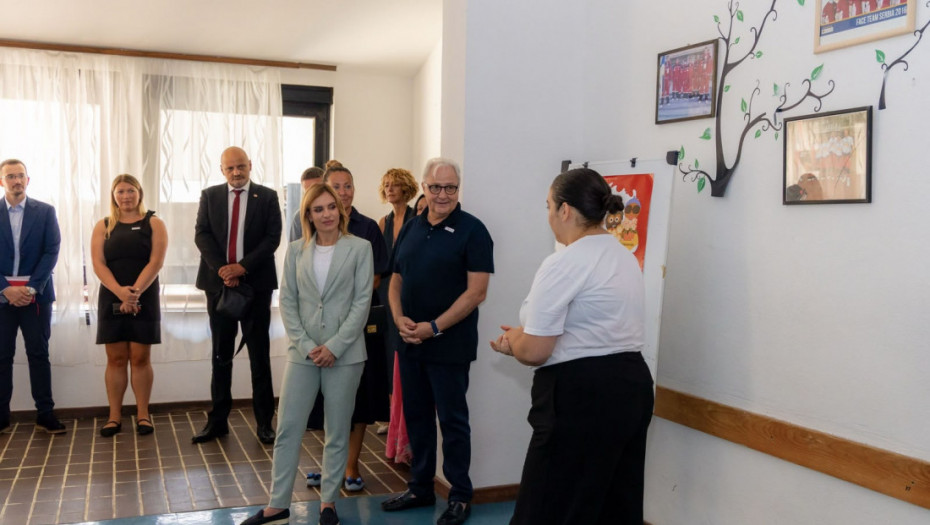 Đurđević Stamenkovski posetila decu iz socijalno ugroženih porodica koja borave u Baošićima