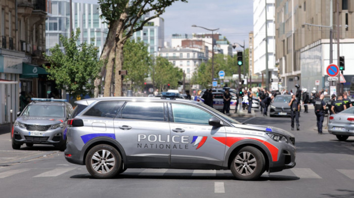 Neobičan incident u Parizu: Žena donela dve bombe u crkvu, policija evakuisala vernike