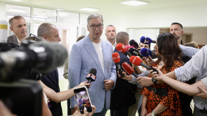 Vučić na jugozapadu Srbije: Meštani tražili puteve, najavljeno ulaganje od 16 miliona evra