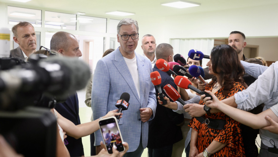 Vučić na jugozapadu Srbije: Meštani tražili puteve, najavljeno ulaganje od 16 miliona evra