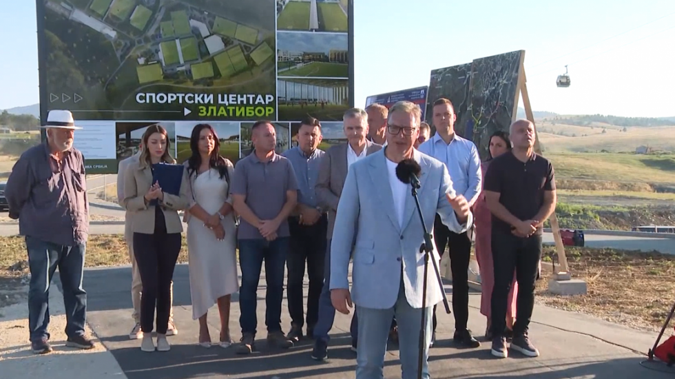 Vučić na Zlatiboru: Više od milijardu evra za puteve, terene i železnicu u Zlatiborskom okrugu