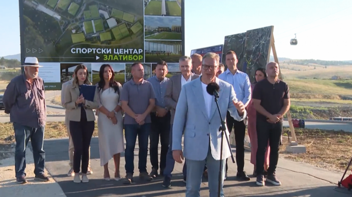 Vučić na Zlatiboru: Više od milijardu evra za puteve, terene i železnicu u Zlatiborskom okrugu