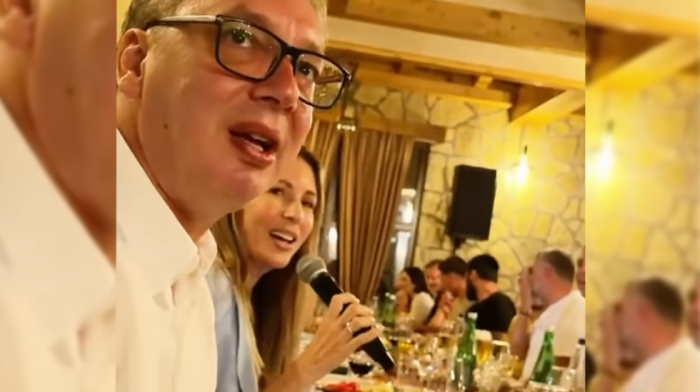 "Idem preko zemlje Srbije": Vučić objavio video iz kafane u Kokinom Brodi, Đedović Handanović peva hit Vesne Zmijanac