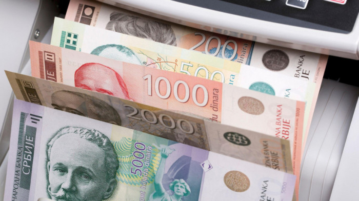Vučić: Od 22. septembra isplata 6.000 za punoletne, od 14. septembra pomoć penzionerima
