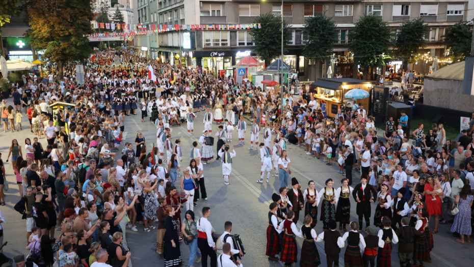 Više od 1.000 mališana na Dečjem festivalu folklora "Licidersko srce"