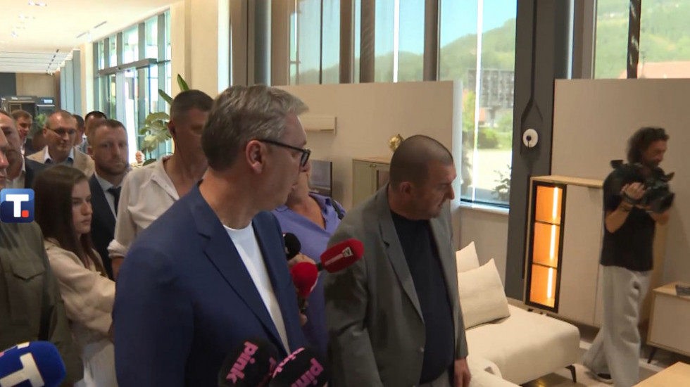 Predsednik Vučić nastavlja obilazak jugozapadne Srbije: U poseti kompaniji "Matis" u Ivanjici