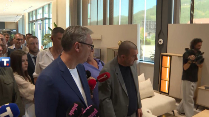 Predsednik Vučić nastavlja obilazak jugozapadne Srbije: U poseti kompaniji "Matis" u Ivanjici