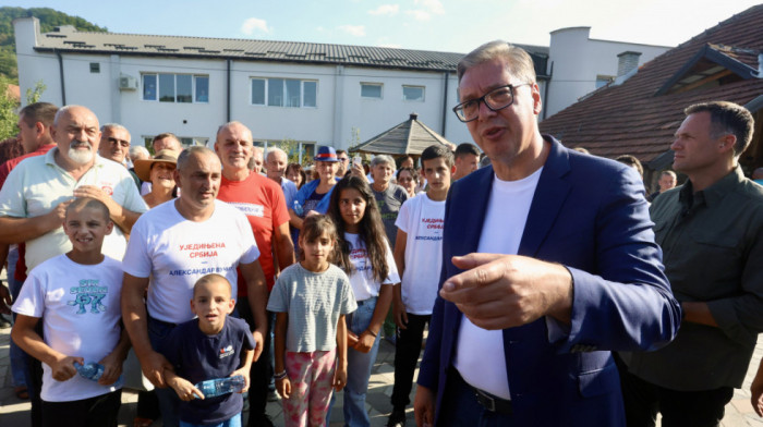 Vučić: U Arilju se gradi brana, rekonstruiše glavna ulica, škola...