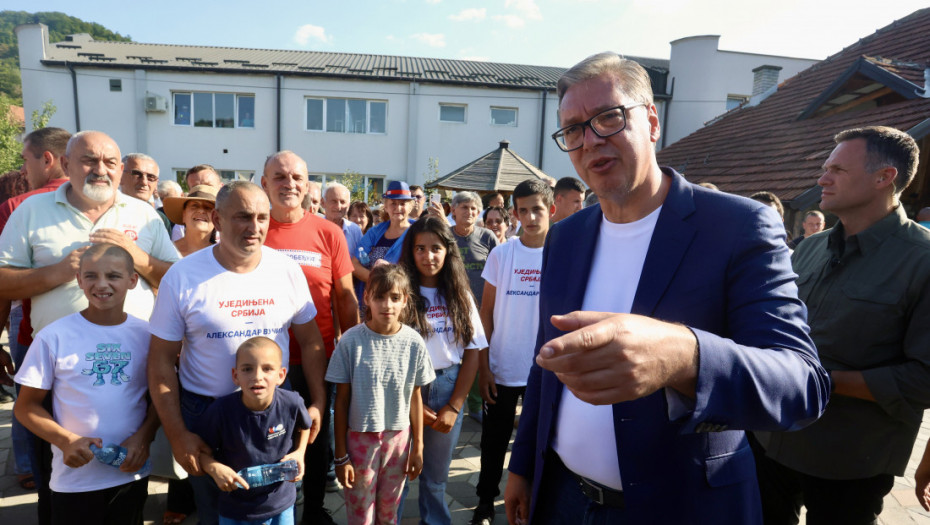Vučić: U Arilju se gradi brana, rekonstruiše glavna ulica, škola...